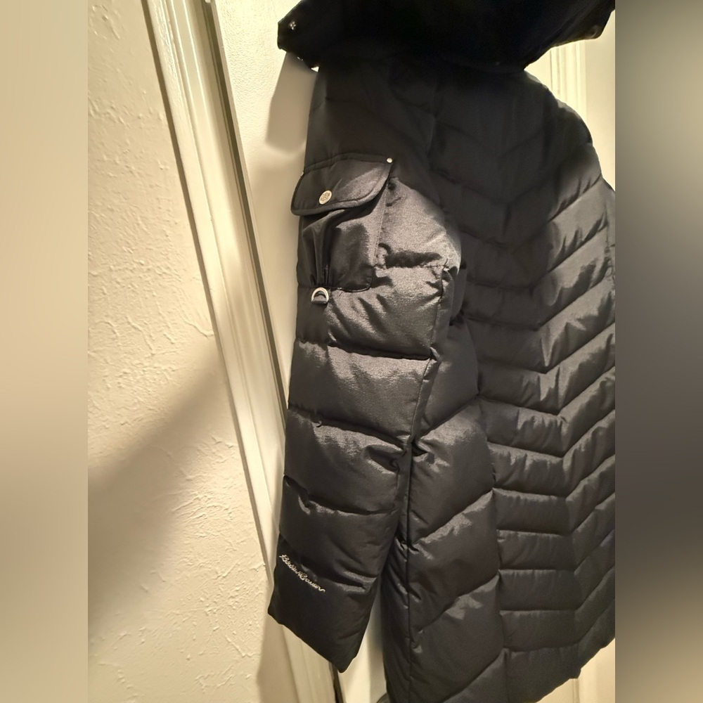Eddie Bauer Women's Black Puffer Jacket - Picture 5 of 15